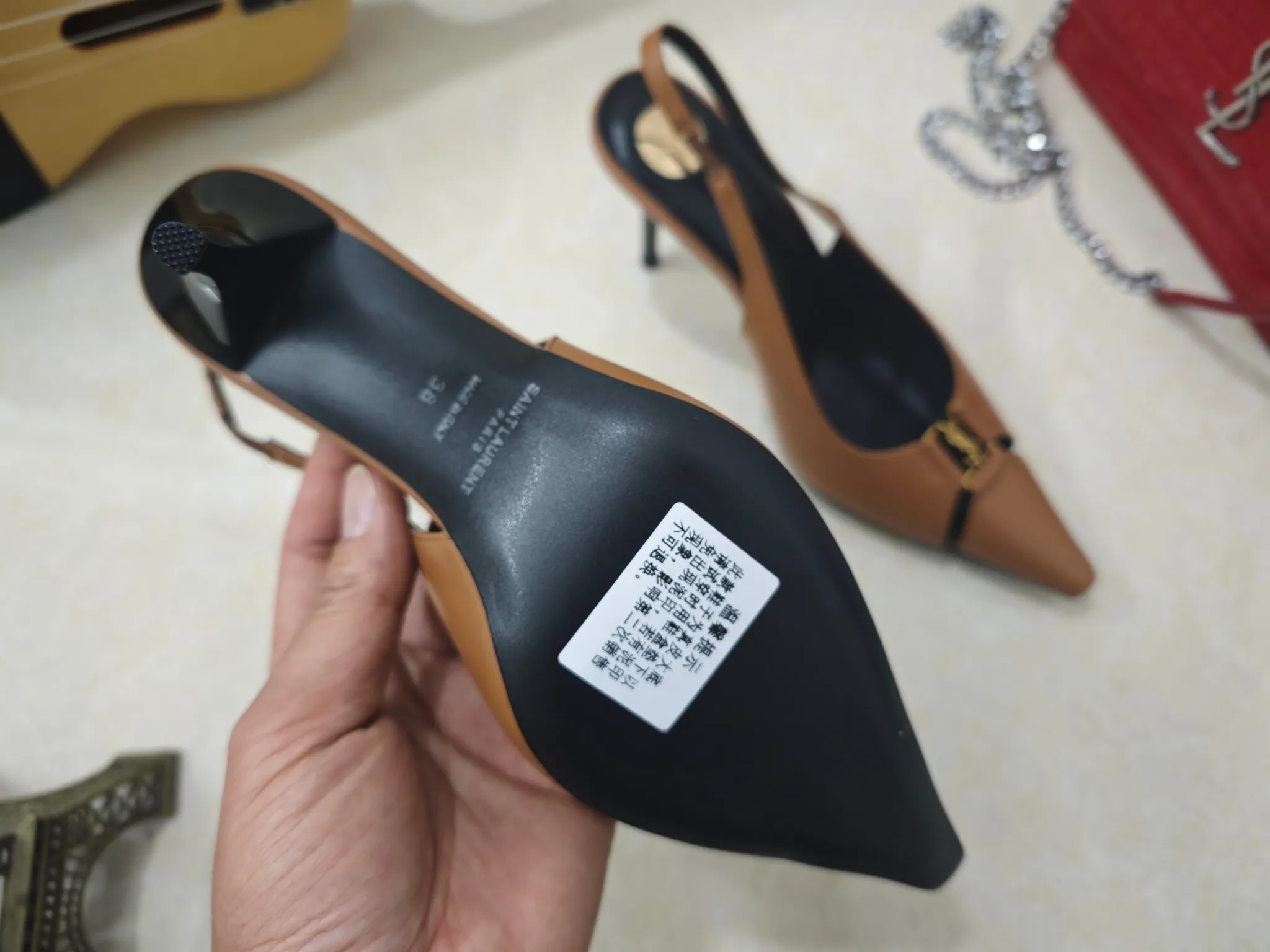 👟👟Ex-factory price 540👟👟【Saint Laurent】Yves Saint Laurent, high-heeled YSL high heels💃2025 early spring counter synchronizes the latest styles, YSL, decoration👠 Classic and high-quality glamorous masterpieces, the hottest autumn and winter series in the counter, with temperament, fashion, classic and attractive design style 😌The effect on the feet is particularly beautiful〰️, the materials are imported from Italy 🇮🇹 calf, imported black sheepskin, lining, and foot pads; sheepskin, stiletto high heels, size 35-41 (34.41.42 must be customized, non-refundable) outsole; imported genuine leather outsole, with full counter packaging